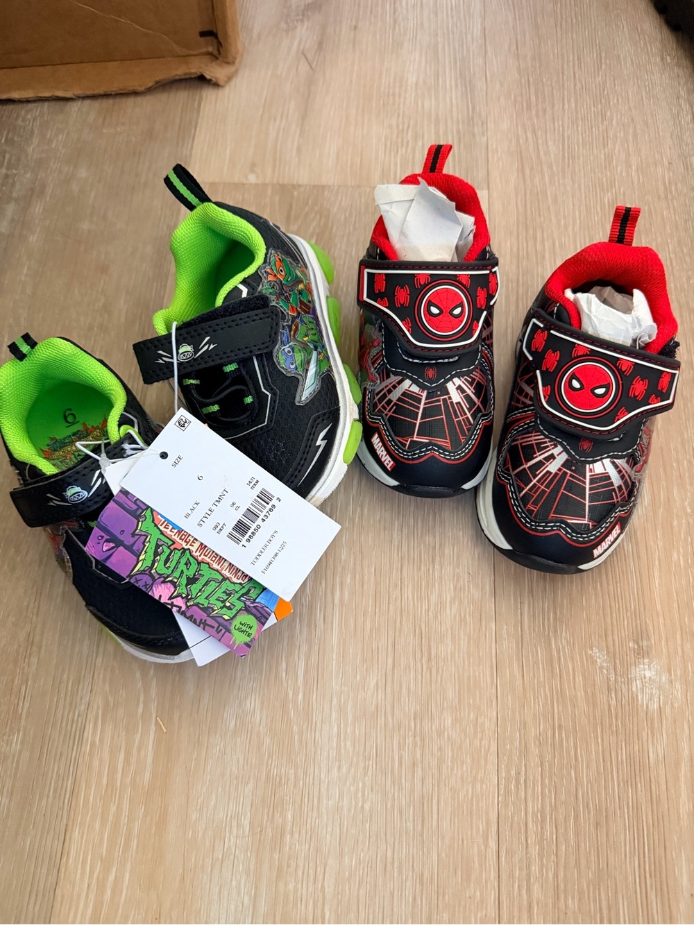 SHOE B U N D L E                  Spider-Man & Teenage Mutant Turtles Sneakers